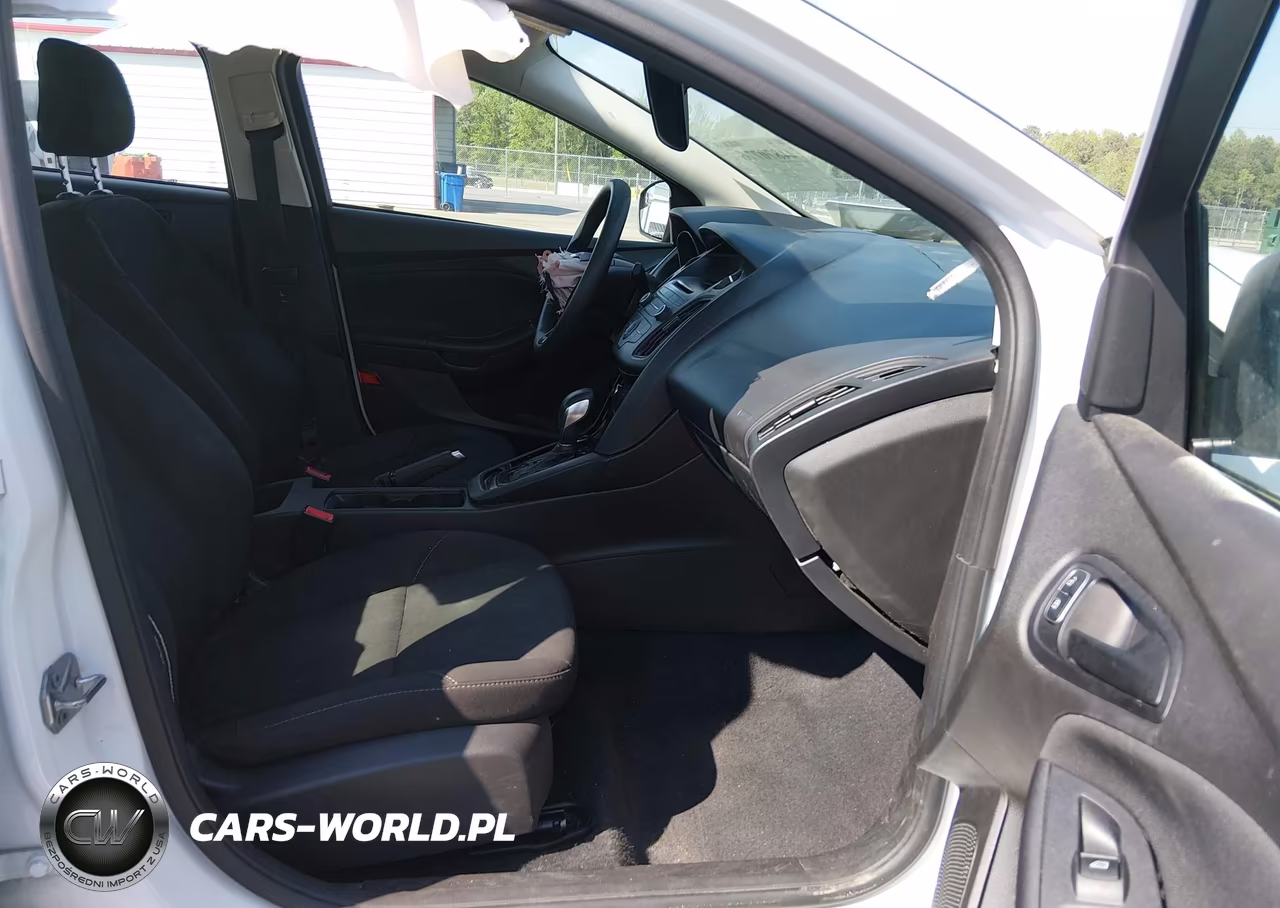2016 Ford Focus S VIN:1FADP3E25GL381724 - 5