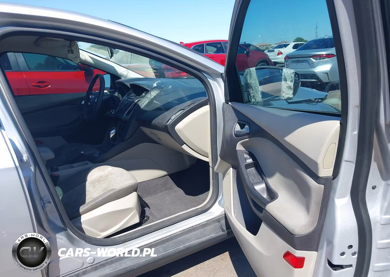 2014 Ford Focus Se VIN:1FADP3F24EL219420 - 5