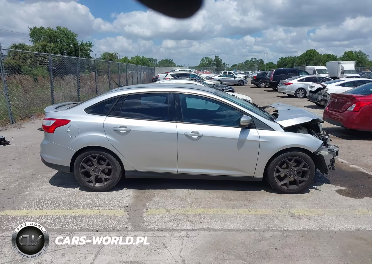 2014 Ford Focus Se VIN:1FADP3F25EL240633 - 13