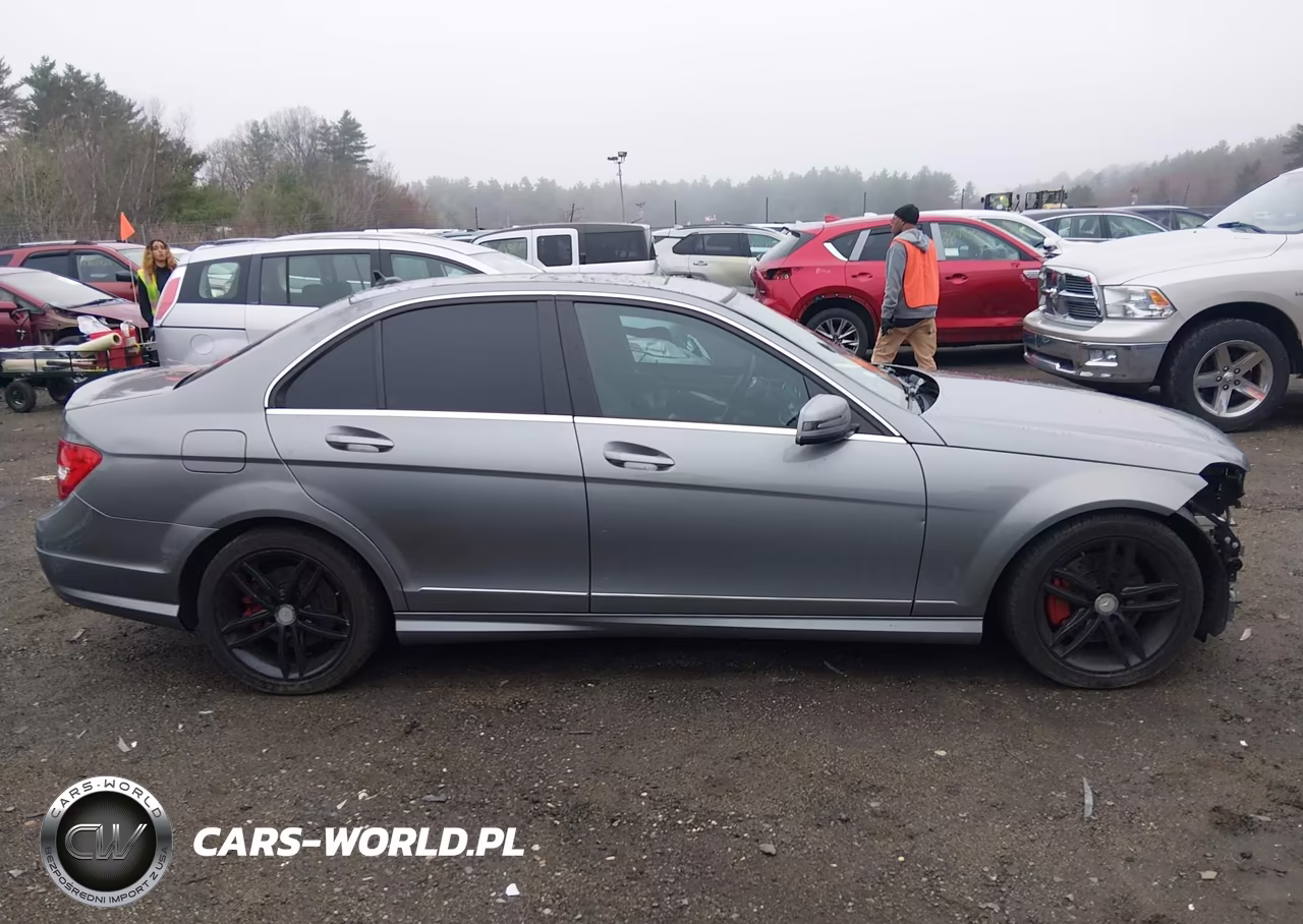 2013 Mercedes-Benz C 300 Sport 4Matic VIN:WDDGF8AB2DR275405 - 14
