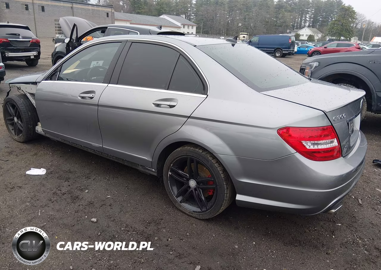 2013 Mercedes-Benz C 300 Sport 4Matic VIN:WDDGF8AB2DR275405 - 3