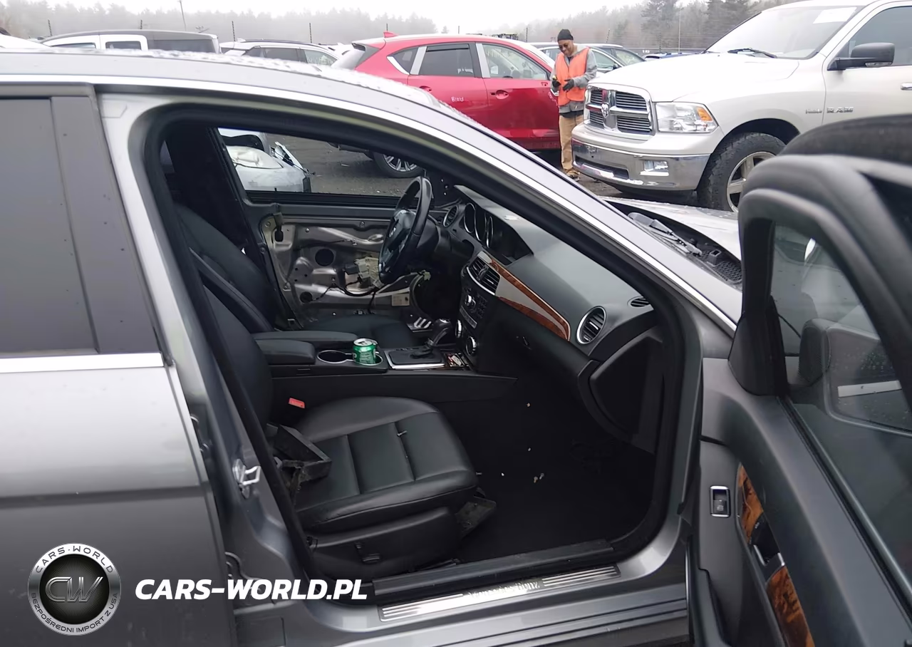 2013 Mercedes-Benz C 300 Sport 4Matic VIN:WDDGF8AB2DR275405 - 5