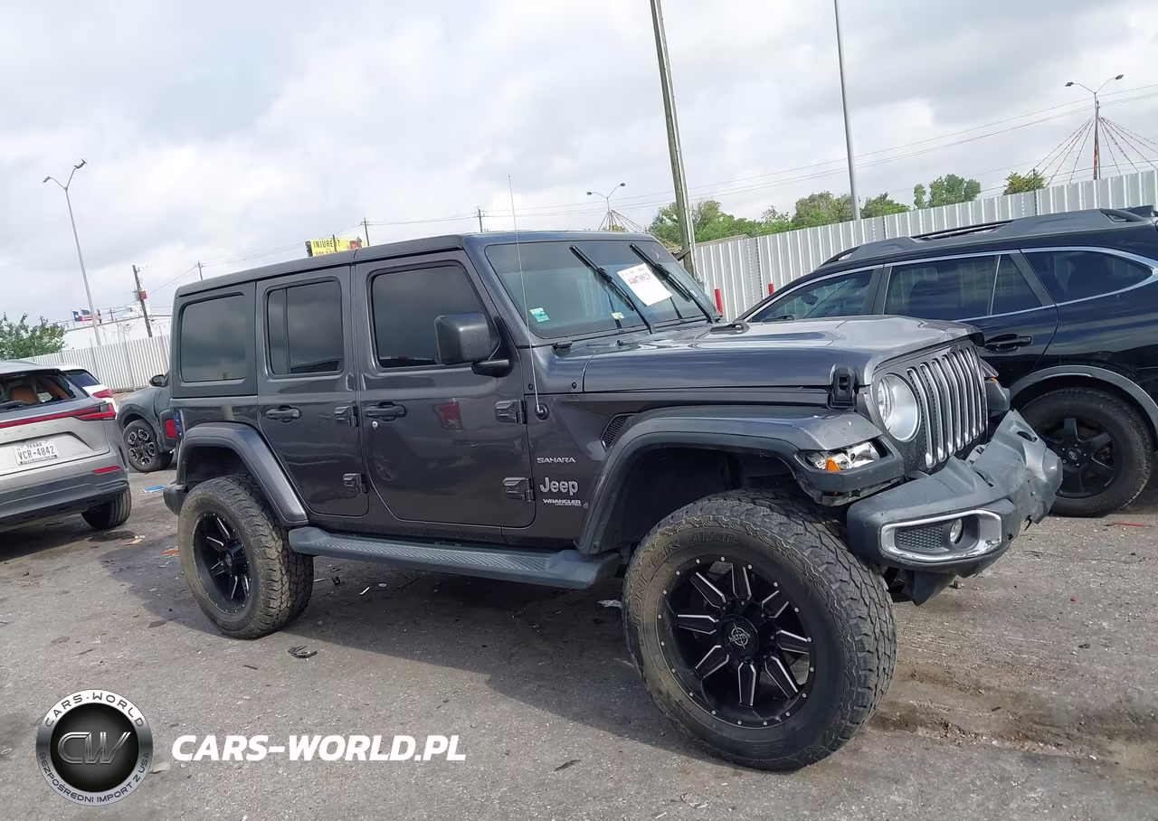 2018 Jeep Wrangler Unlimited Sahara 4X4 VIN:1C4HJXEGXJW125858 - 13