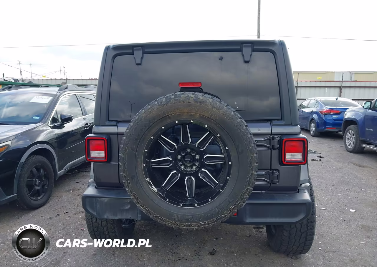 2018 Jeep Wrangler Unlimited Sahara 4X4 VIN:1C4HJXEGXJW125858 - 16