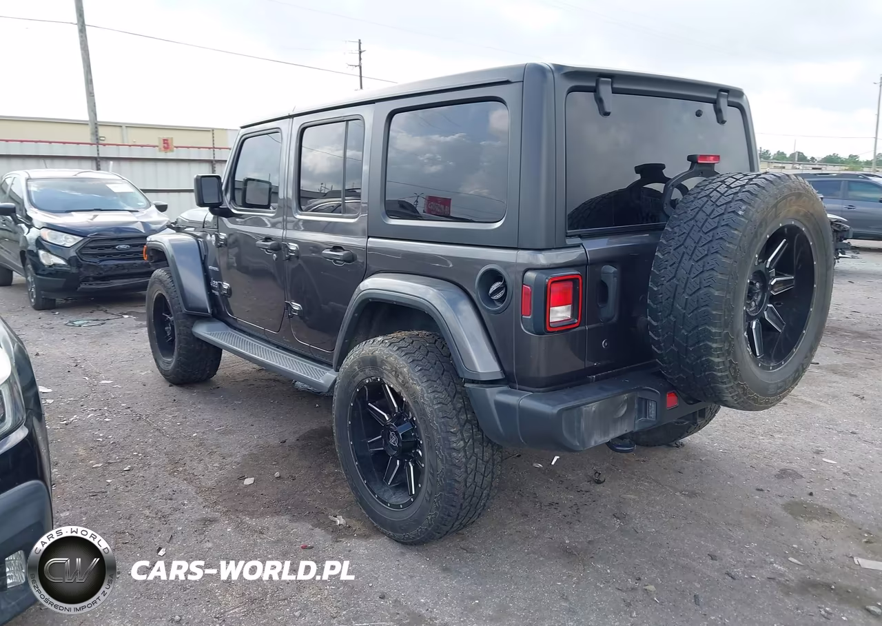 2018 Jeep Wrangler Unlimited Sahara 4X4 VIN:1C4HJXEGXJW125858 - 3