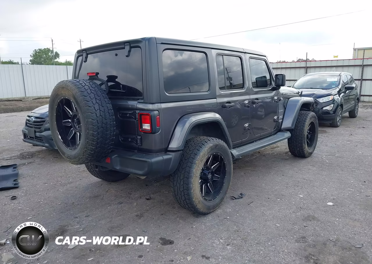 2018 Jeep Wrangler Unlimited Sahara 4X4 VIN:1C4HJXEGXJW125858 - 4