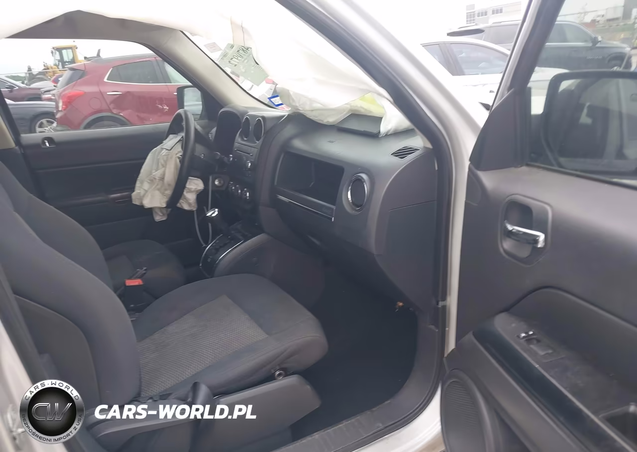 2010 Jeep Patriot Sport VIN:1J4NF2GB4AD537689 - 5