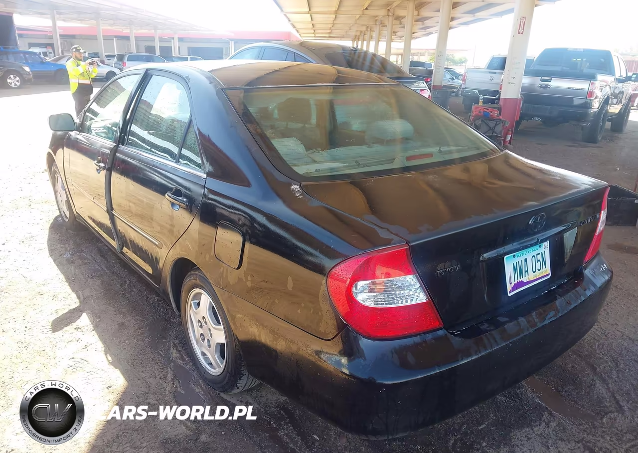 2002 Toyota Camry Xle VIN:4T1BE32K32U114091 - 3