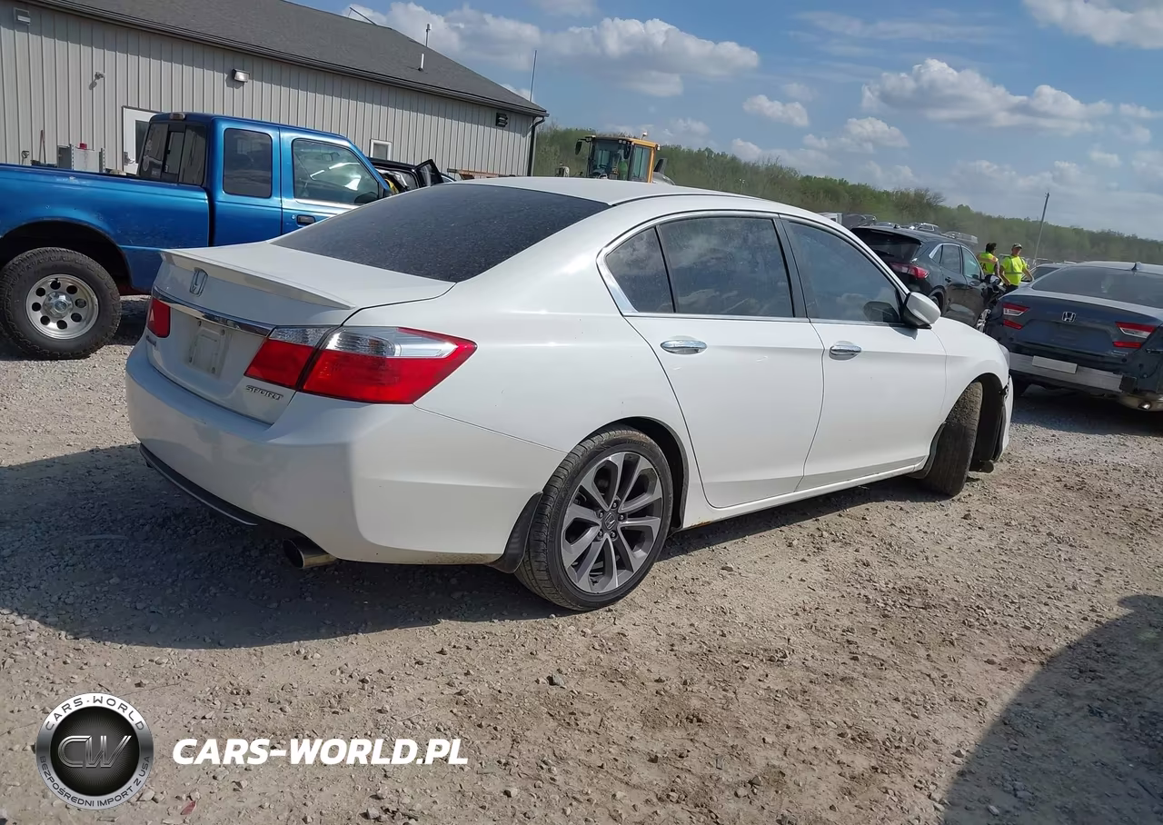 2015 Honda Accord Sport VIN:1HGCR2F51FA070743 - 4
