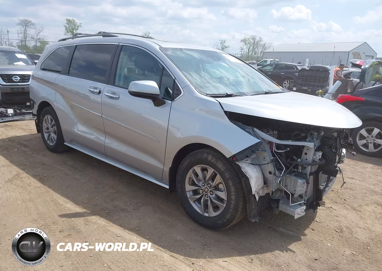 2022 Toyota Sienna Xle