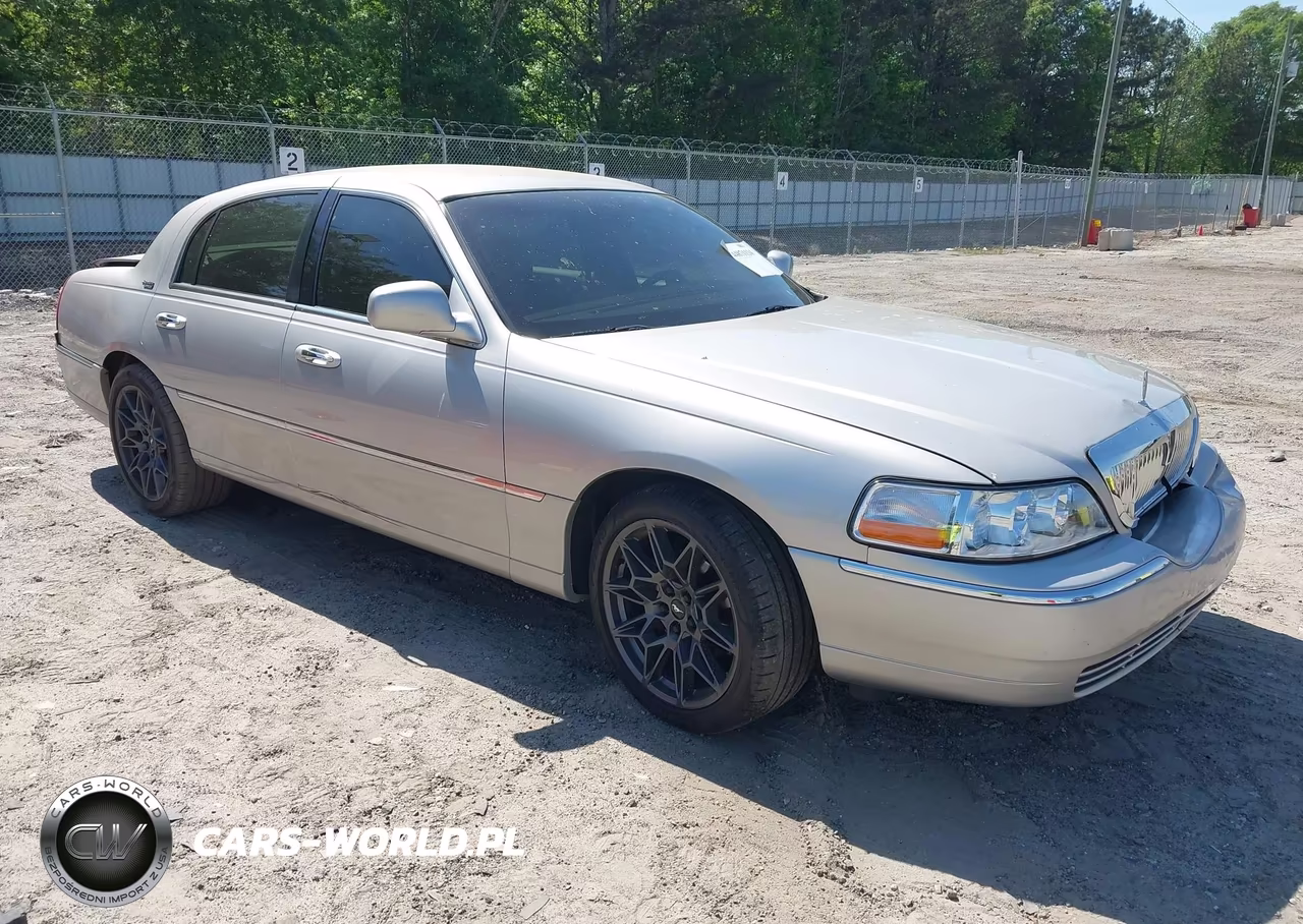 2008 Lincoln Town Car Signature Limited