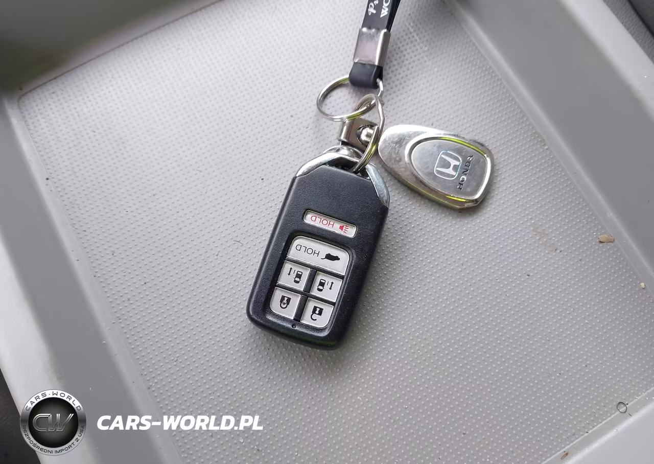 2015 Honda Odyssey Touring-Touring Elite VIN:5FNRL5H95FB014968 - 11