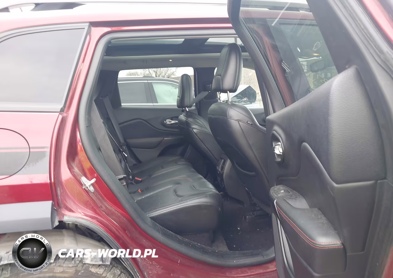 2019 Jeep Cherokee Trailhawk Elite 4X4 VIN:1C4PJMBX5KD139534 - 8