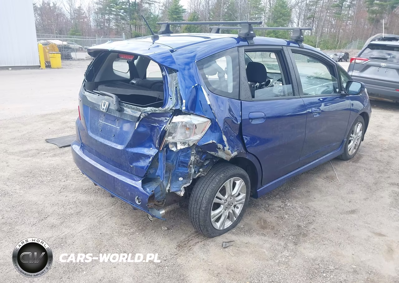 2010 Honda Fit Sport VIN:JHMGE8G41AC008078 - 4