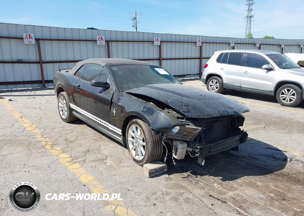 2010 Ford Mustang V6-V6 Premium
