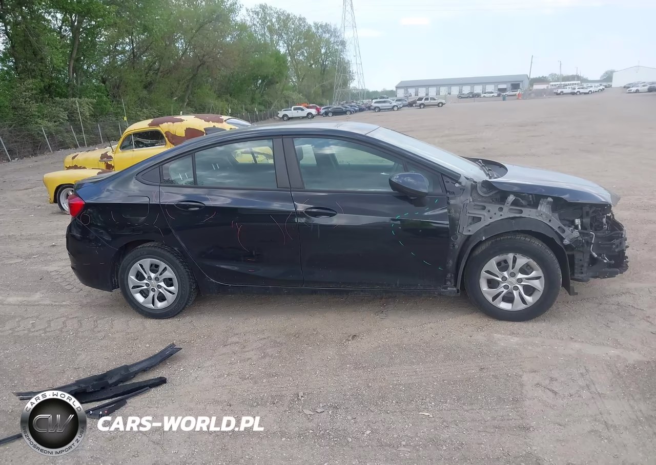 2019 Chevrolet Cruze Diesel VIN:1G1BJ5SM6K7106085 - 14