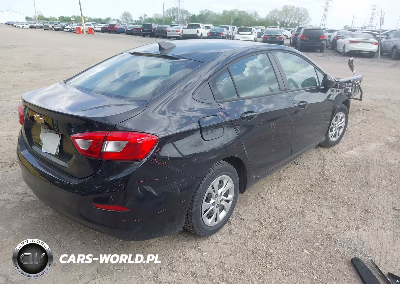 2019 Chevrolet Cruze Diesel VIN:1G1BJ5SM6K7106085 - 4