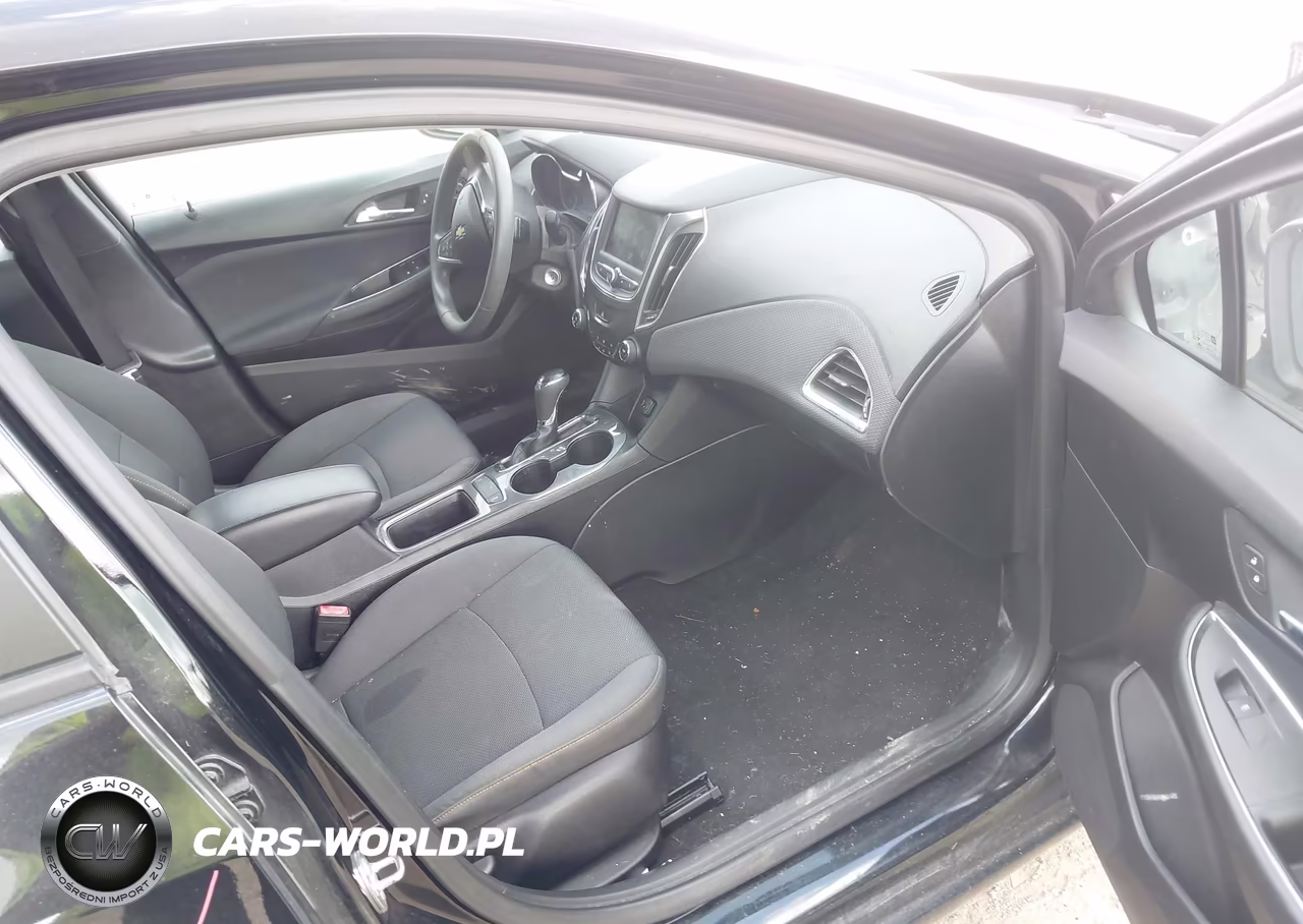 2019 Chevrolet Cruze Diesel VIN:1G1BJ5SM6K7106085 - 5
