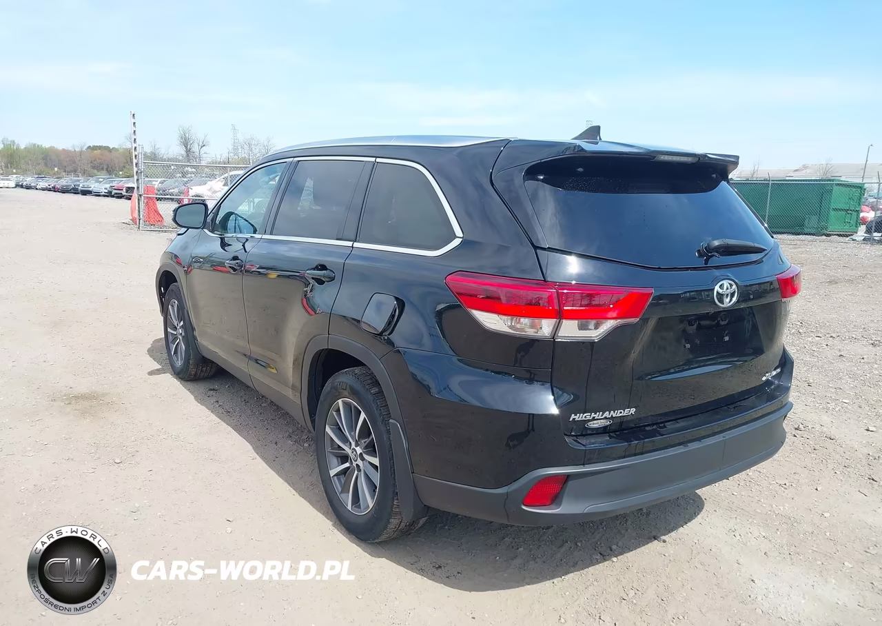2019 Toyota Highlander Se-Xle VIN:5TDJZRFH8KS586555 - 3