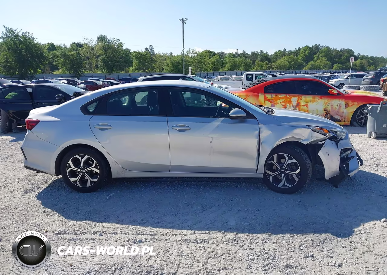 2020 Kia Forte Lxs VIN:3KPF24AD6LE214497 - 13
