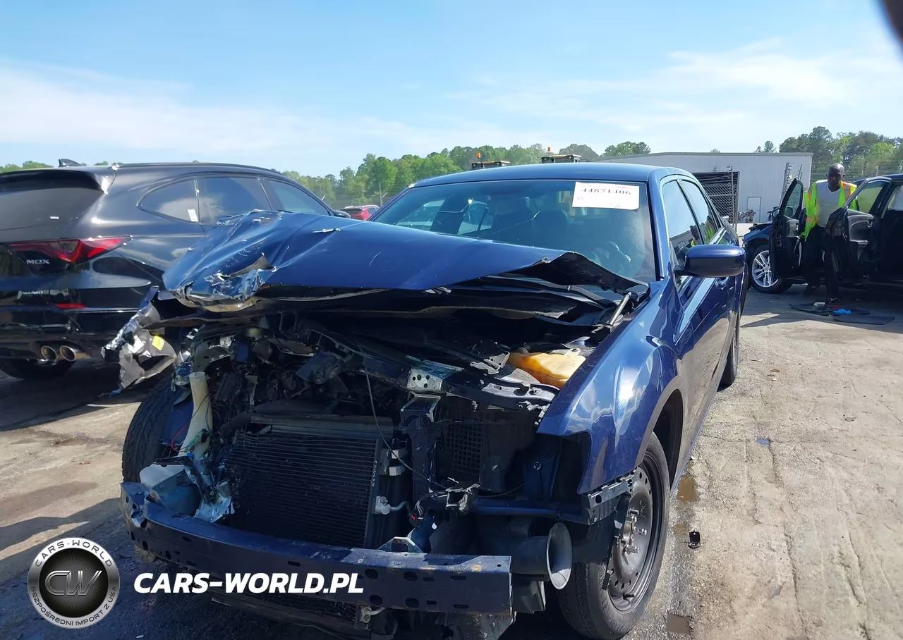2014 Chrysler 300 VIN:2C3CCAAG2EH184743 - 13