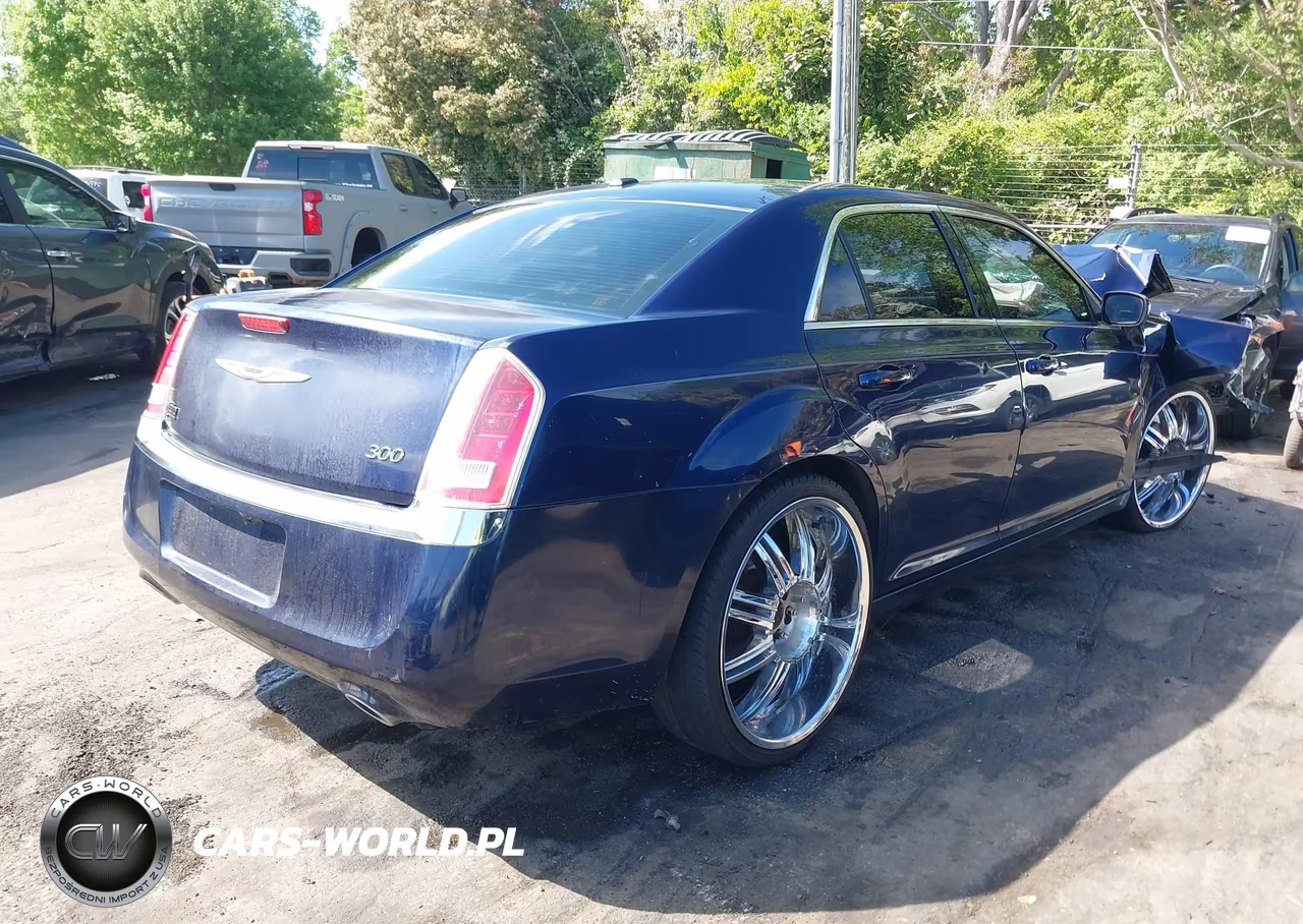 2014 Chrysler 300 VIN:2C3CCAAG2EH184743 - 4