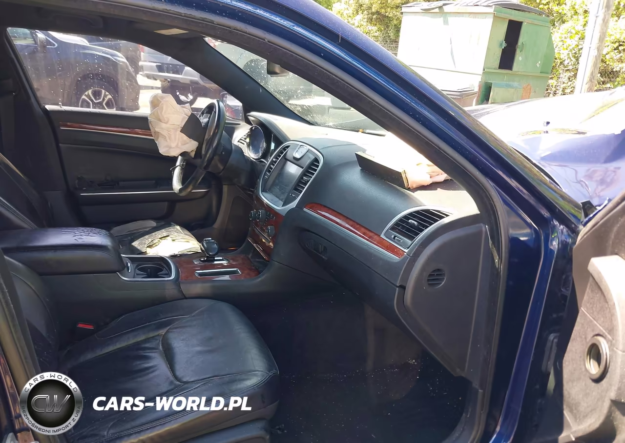 2014 Chrysler 300 VIN:2C3CCAAG2EH184743 - 5