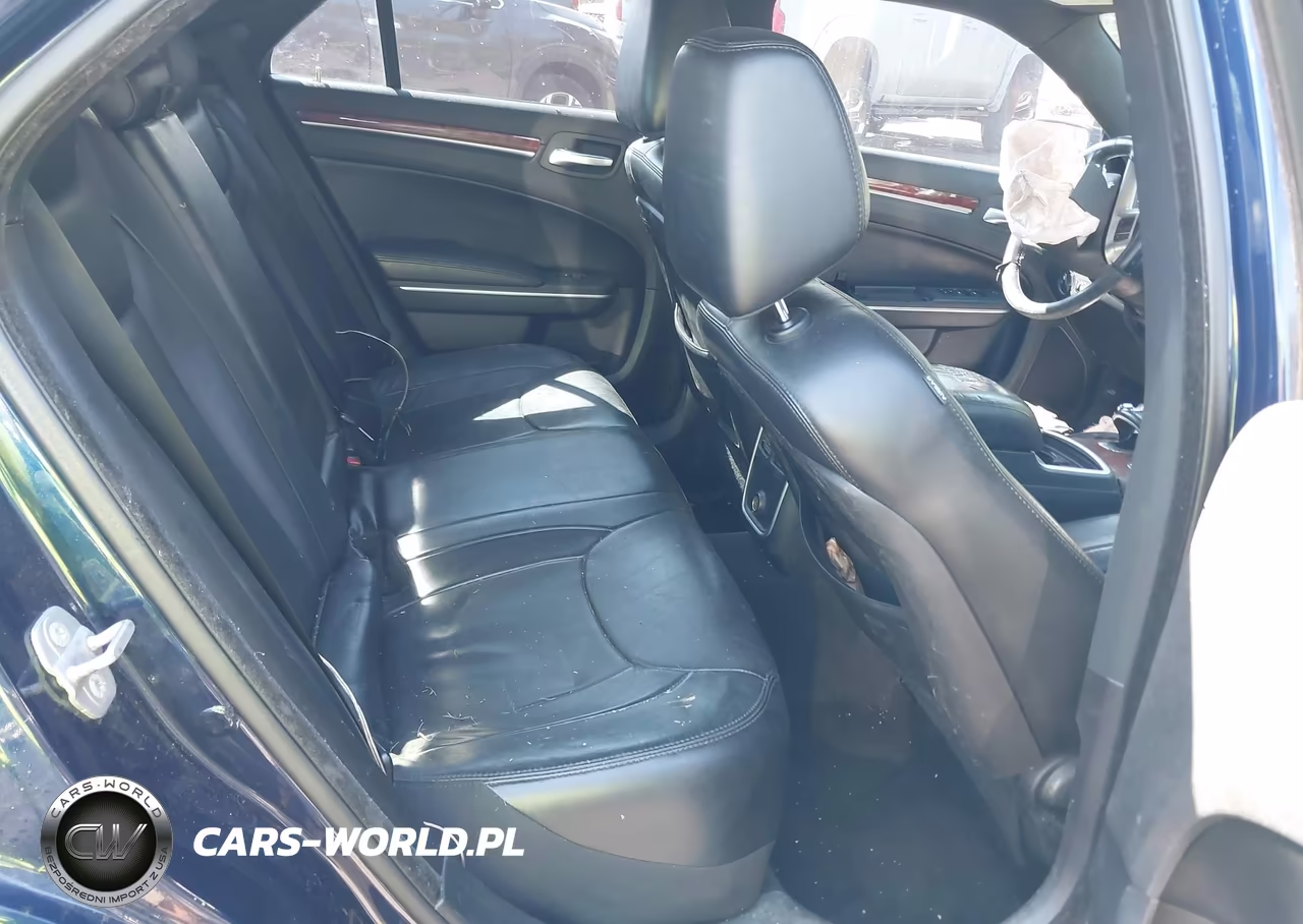 2014 Chrysler 300 VIN:2C3CCAAG2EH184743 - 8