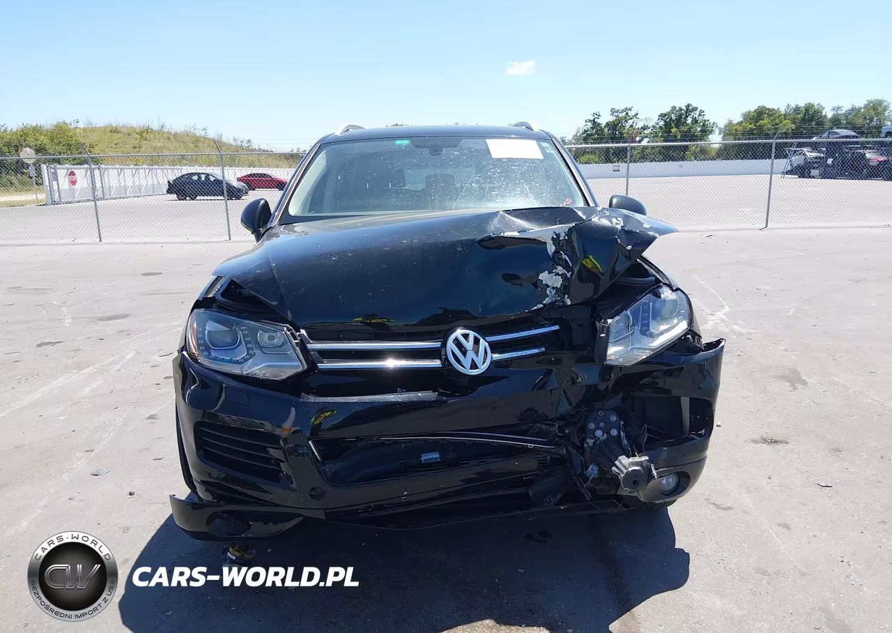 2014 Volkswagen Touareg 3.6L Sport VIN:WVGEF9BP2ED001133 - 12