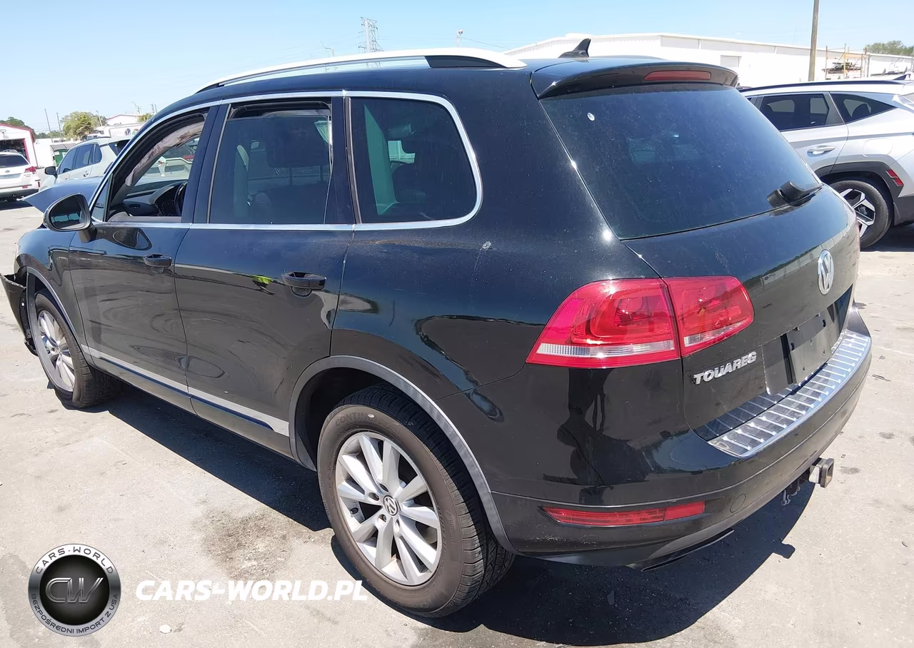 2014 Volkswagen Touareg 3.6L Sport VIN:WVGEF9BP2ED001133 - 3