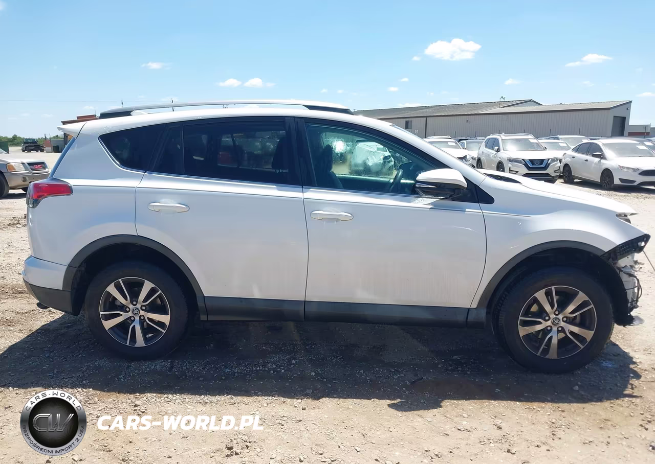2018 Toyota Rav4 Xle VIN:2T3WFREV9JW416725 - 13