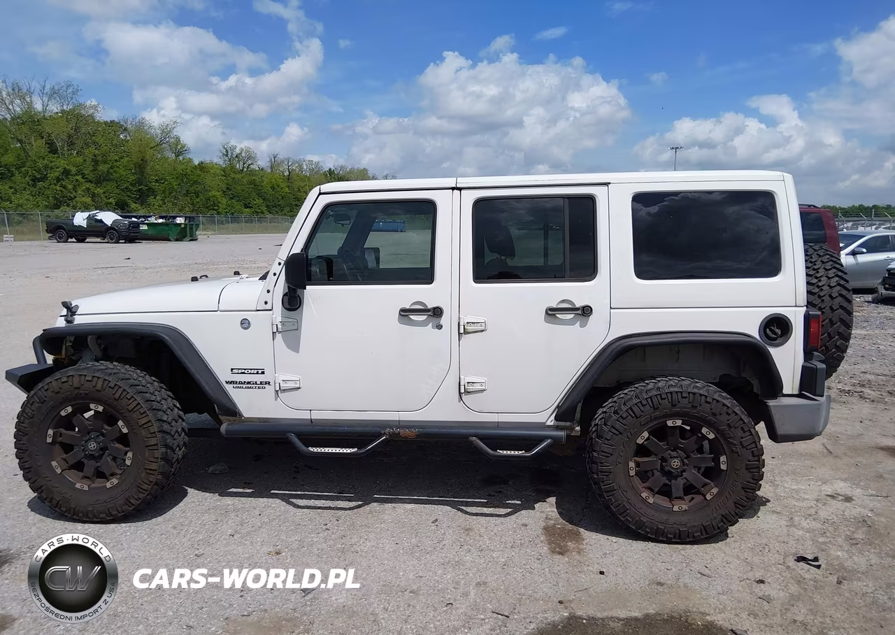 2012 Jeep Wrangler Unlimited Sport VIN:1C4BJWDG5CL135865 - 14