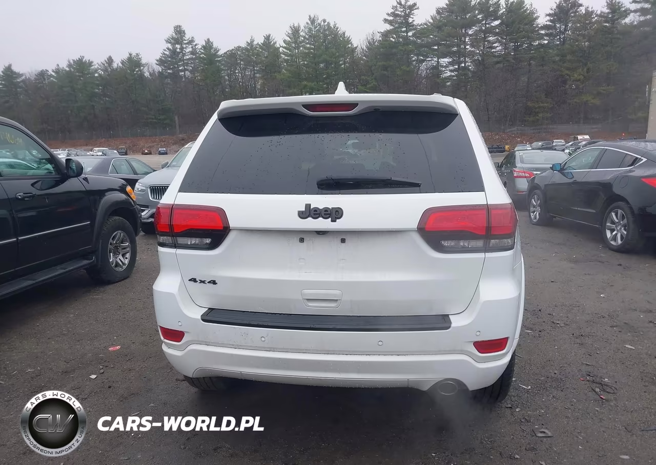 2017 Jeep Grand Cherokee Altitude 4X4 VIN:1C4RJFAG0HC781406 - 16