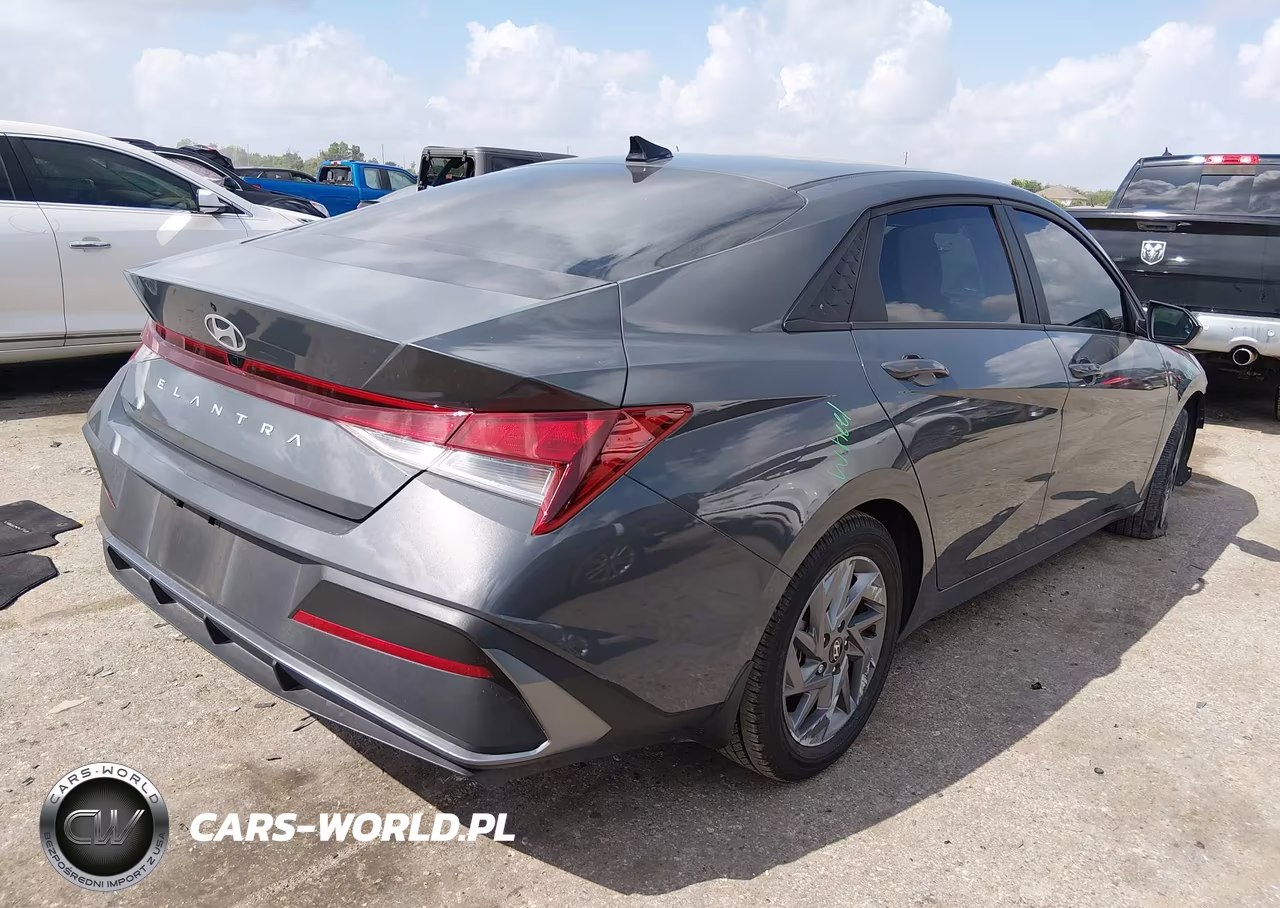2024 Hyundai Elantra Sel VIN:KMHLM4DG8RU806136 - 4