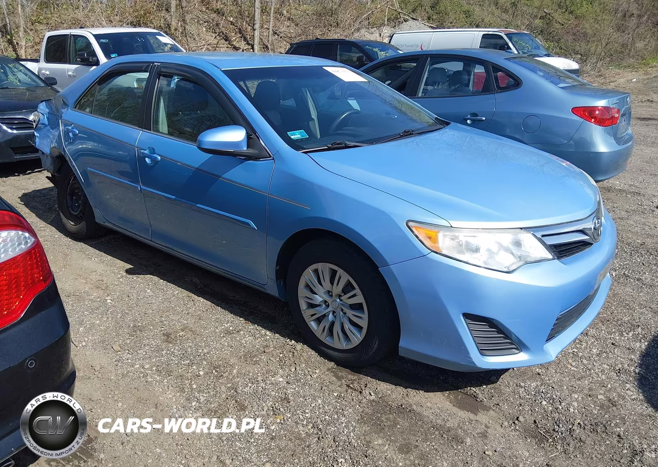 2012 Toyota Camry Le – zdjęcie 1 z 13