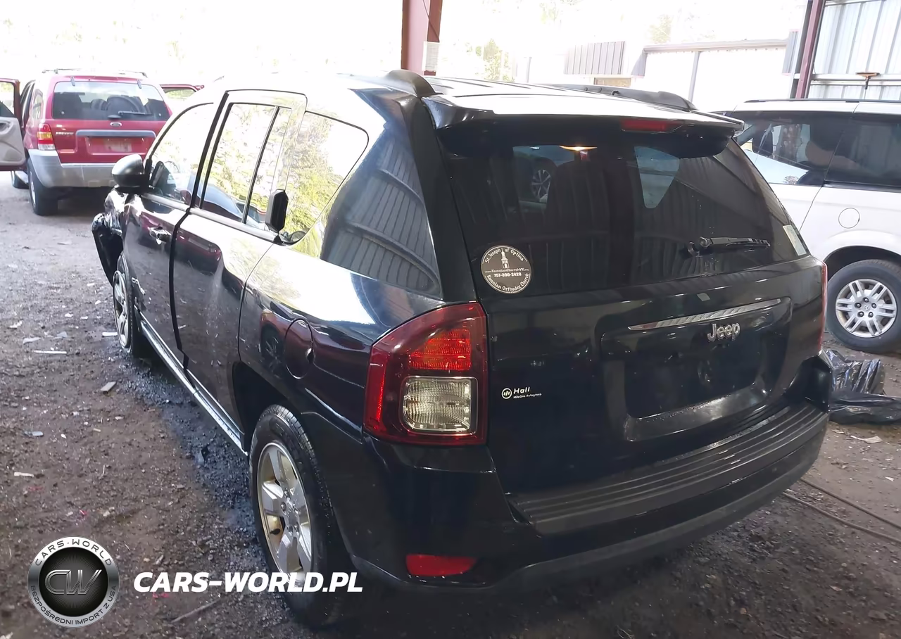 2015 Jeep Compass Sport VIN:1C4NJCBA6FD143823 - 3