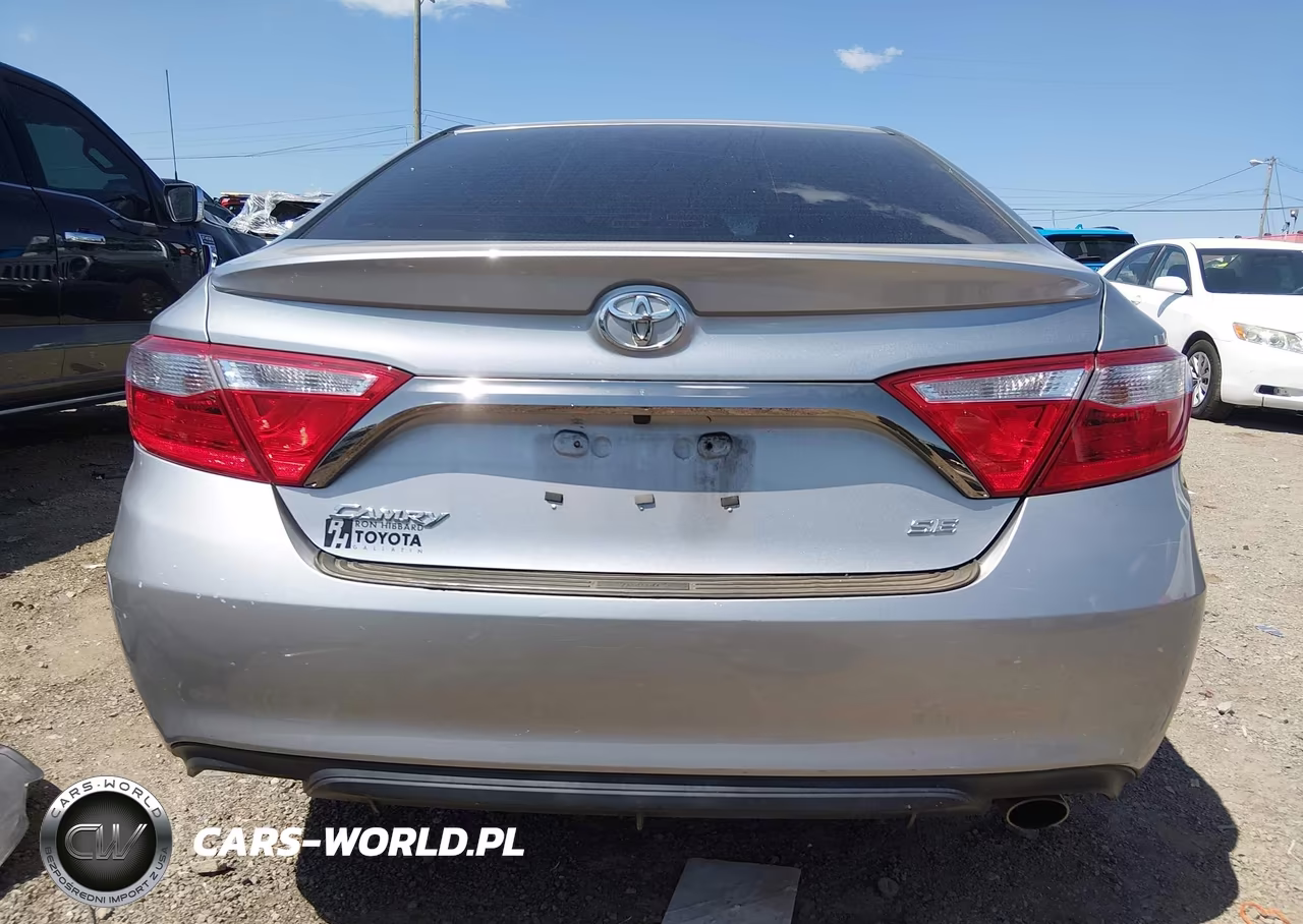 2015 Toyota Camry Se VIN:4T1BF1FK8FU948469 - 16
