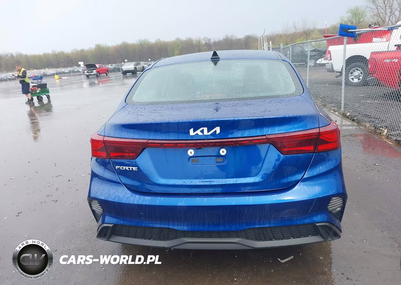 2022 Kia Forte Lxs VIN:3KPF24AD4NE478742 - 17