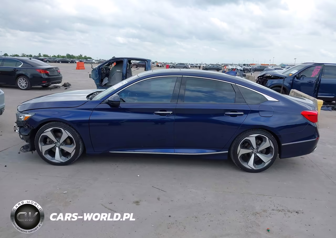 2018 Honda Accord Touring VIN:1HGCV1F97JA202888 - 15