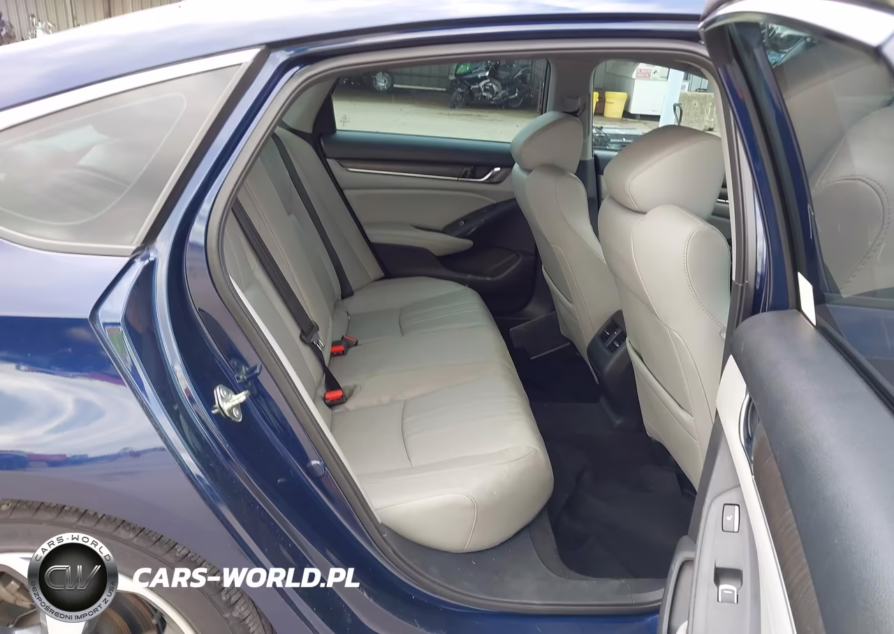 2018 Honda Accord Touring VIN:1HGCV1F97JA202888 - 8