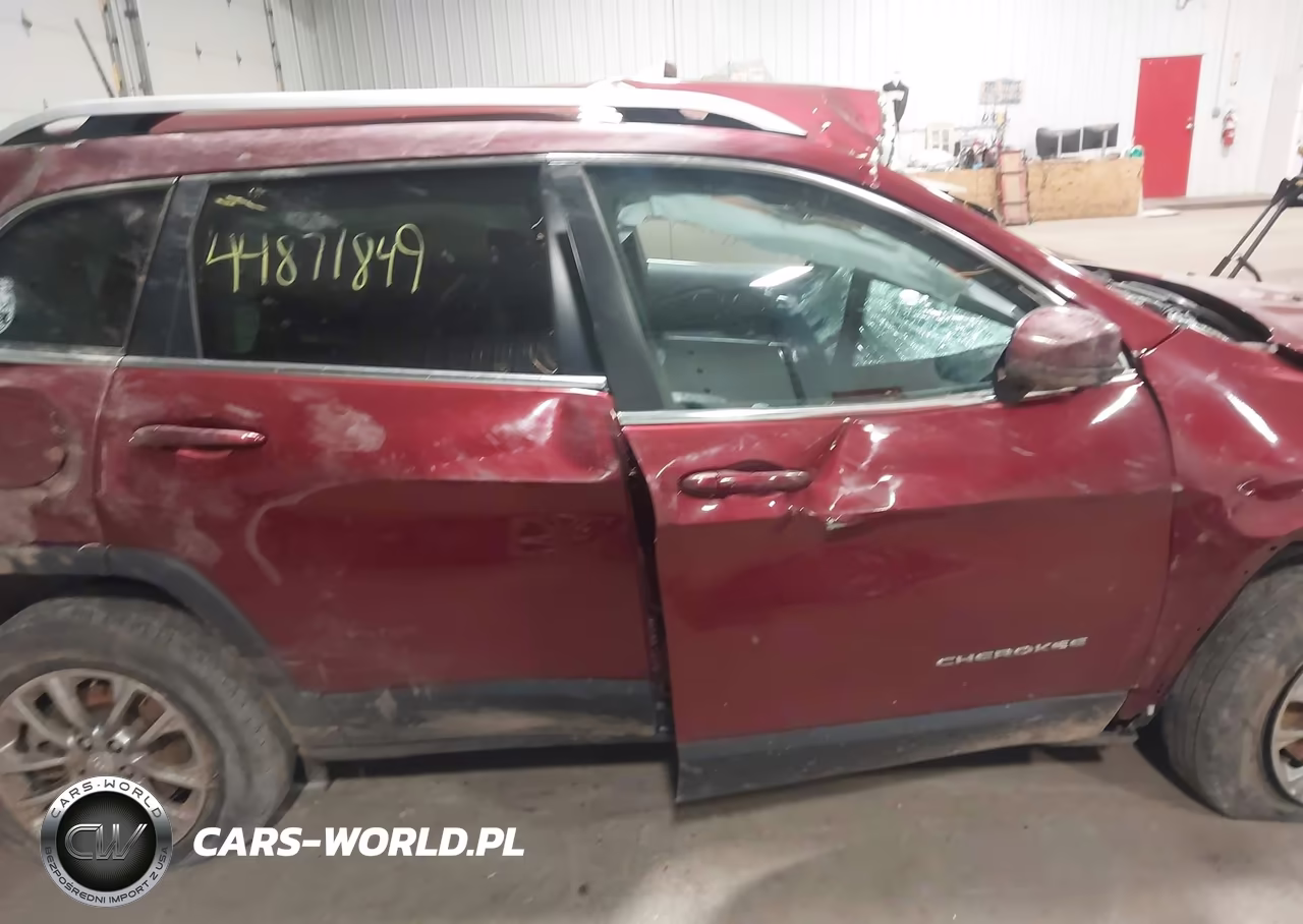 2019 Jeep Cherokee Latitude Plus 4X4 VIN:1C4PJMLX0KD303237 - 12