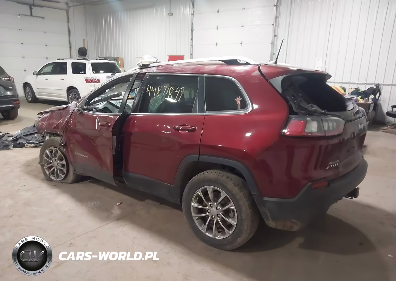 2019 Jeep Cherokee Latitude Plus 4X4 VIN:1C4PJMLX0KD303237 - 3