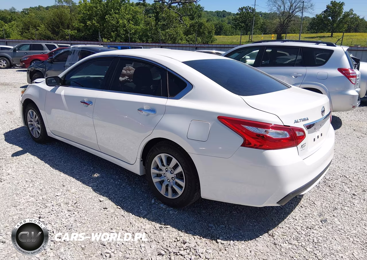 2017 Nissan Altima 2.5 S VIN:1N4AL3AP6HN355137 - 3