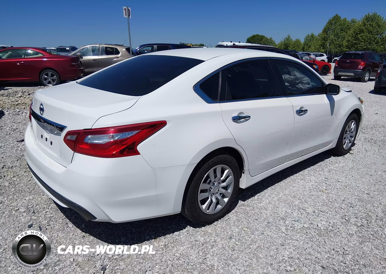 2017 Nissan Altima 2.5 S VIN:1N4AL3AP6HN355137 - 4