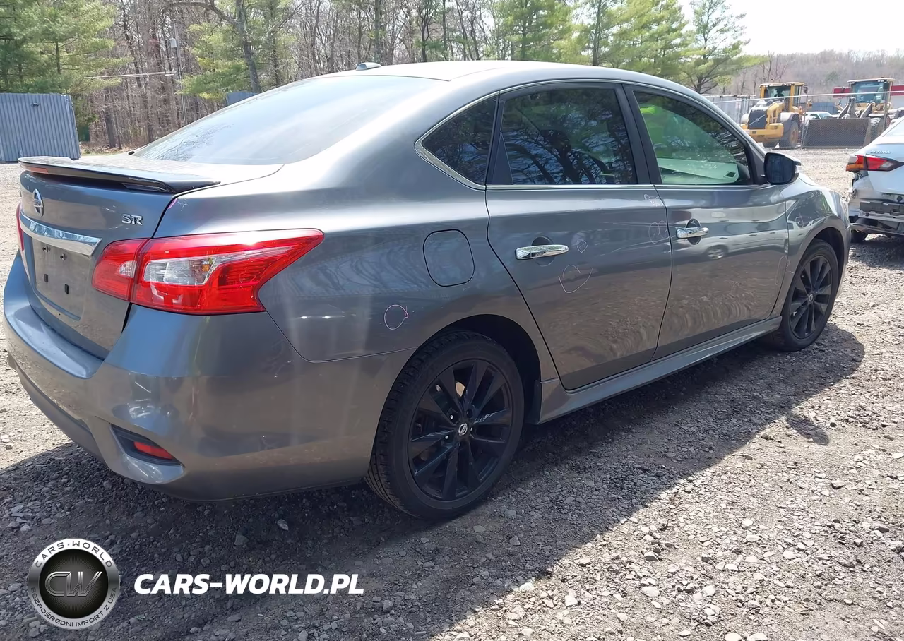 2017 Nissan Sentra Sr VIN:3N1AB7AP0HY365186 - 4