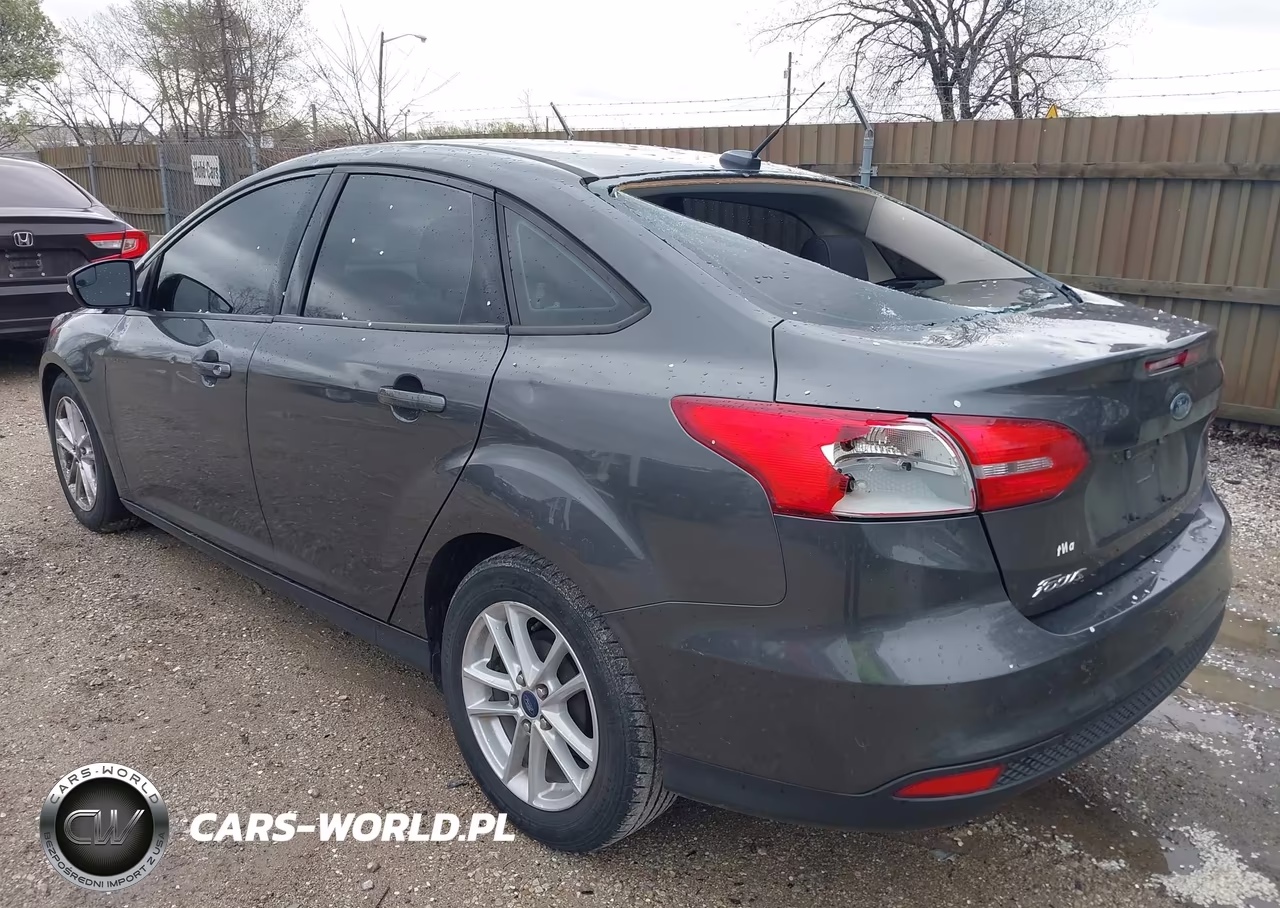 2018 Ford Focus S VIN:1FADP3E27JL204762 - 3