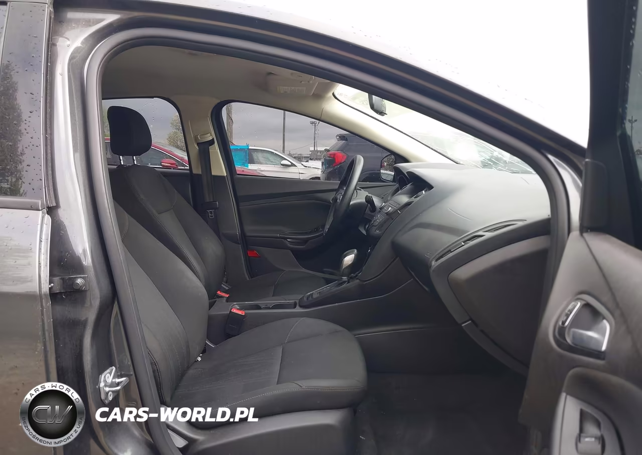 2018 Ford Focus S VIN:1FADP3E27JL204762 - 5