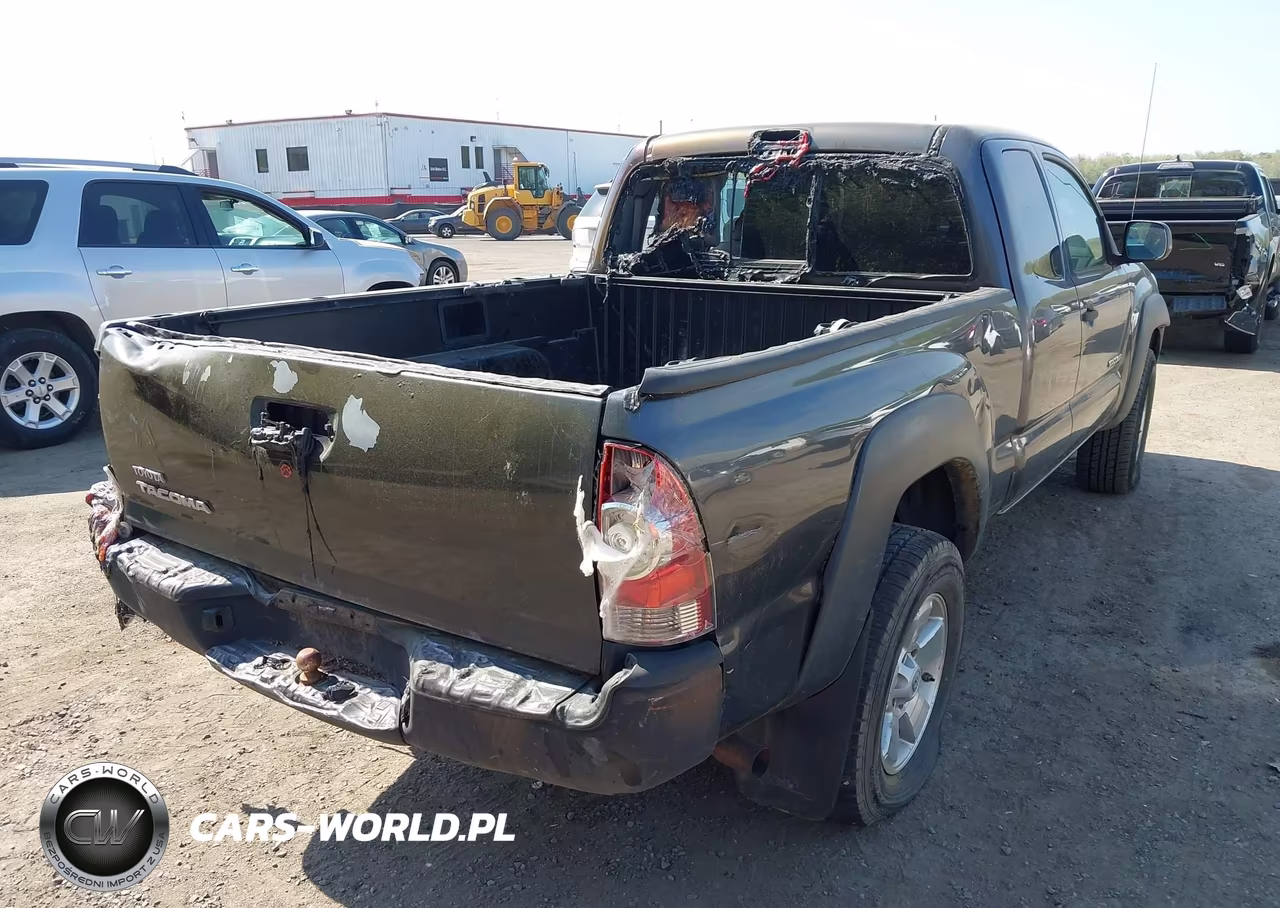 2011 Toyota Tacoma VIN:5TFUX4EN7BX008468 - 4