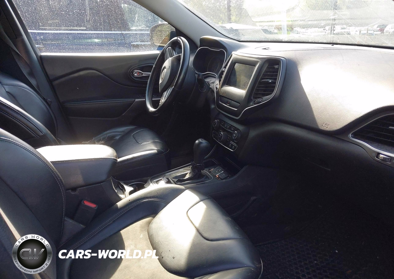 2019 Jeep Cherokee Latitude Plus Fwd VIN:1C4PJLLBXKD144662 - 5