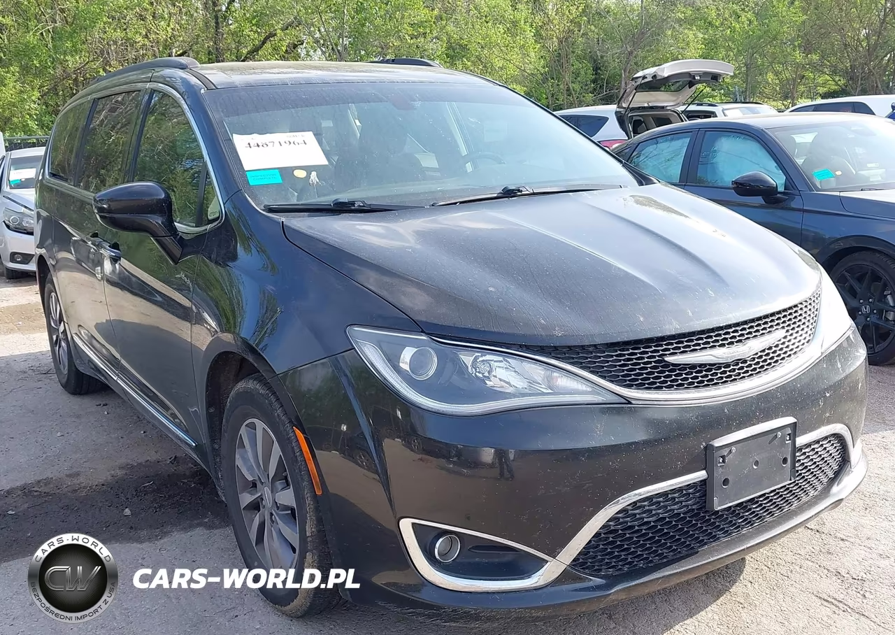 2017 Chrysler Pacifica Touring-L